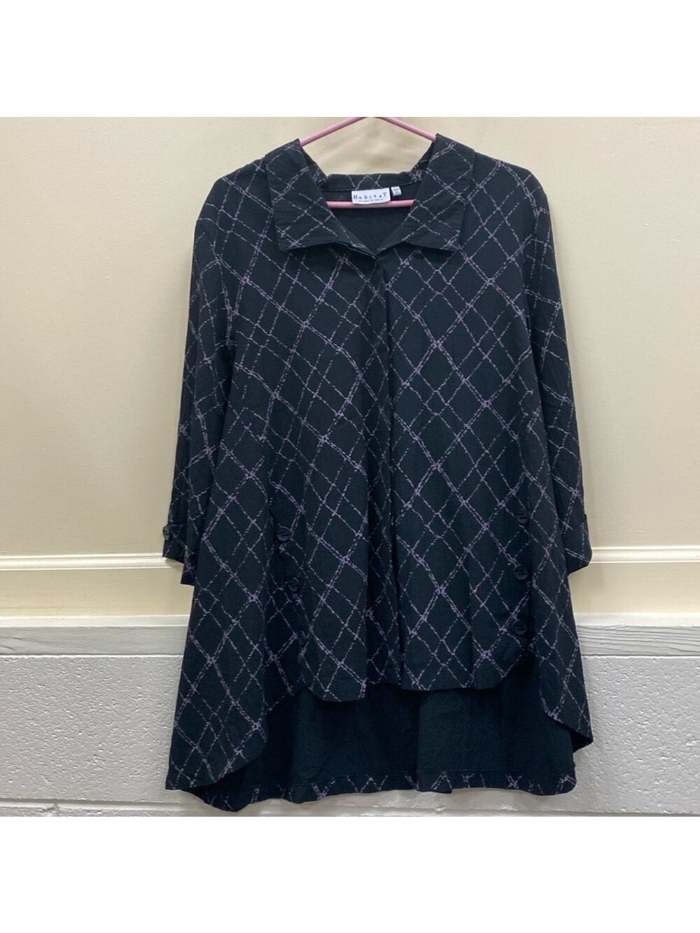 Habitat XL Black print button down hi/Lo shirt top